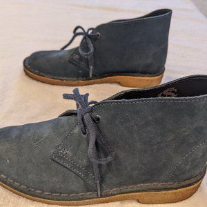 Clarks Desert Boots in Midnight Blue Suede